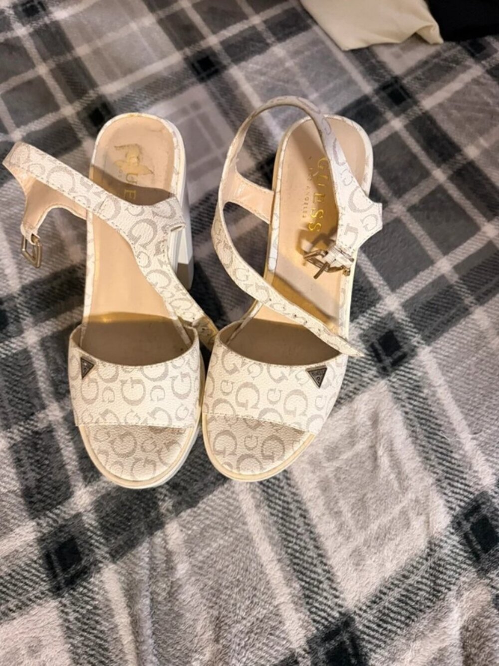GUESS Heels - Picture 2 of 2